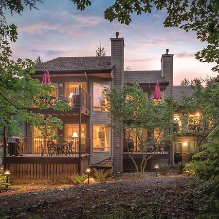 Whispering Woods Resort Welches Eksteriør billede