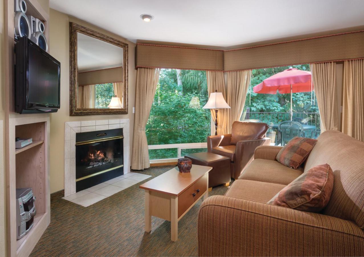 Whispering Woods Resort Welches Eksteriør billede