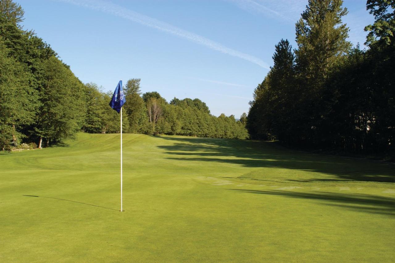 Whispering Woods Resort Welches Eksteriør billede