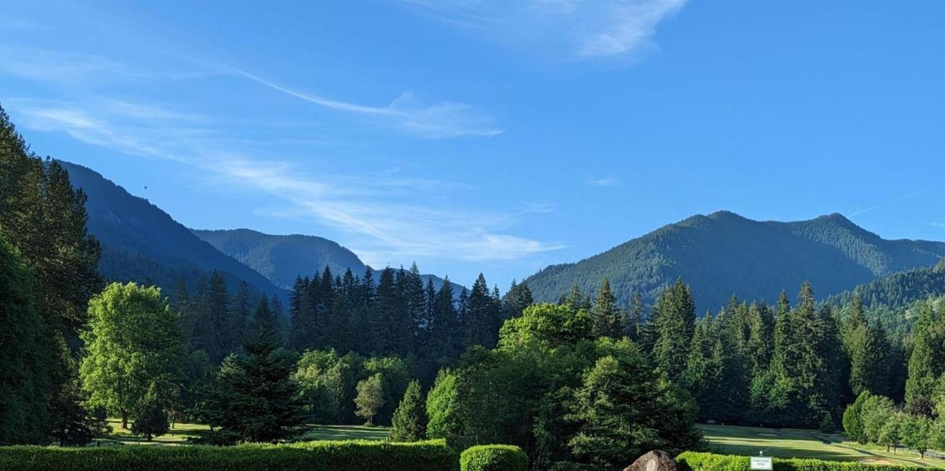 Whispering Woods Resort Welches Eksteriør billede
