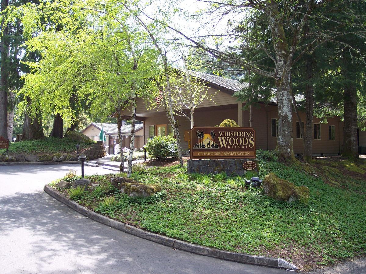 Whispering Woods Resort Welches Eksteriør billede